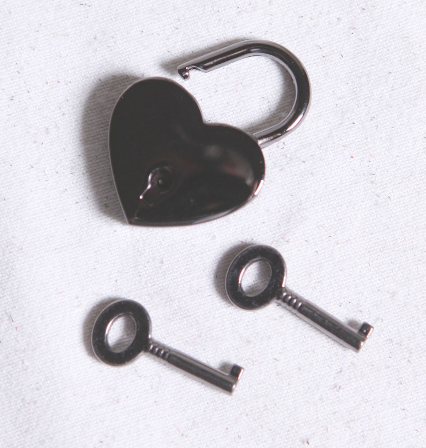 "Large" Small Heart Lock Image # 67138
