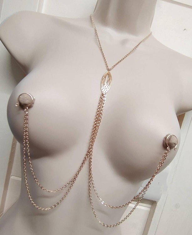 Sexy Necklace to Nipple Rings, Rose Gold Deluxe Jewelry Non Piercing Nipple clamps with double Chain, Nipple Jewelry, BDSM sex toys photo