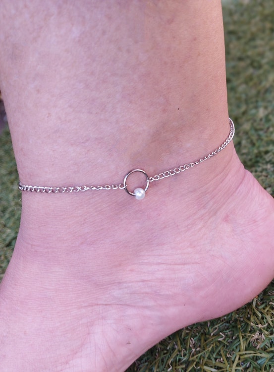 Chic Stainless Steel Anklet Bracelet with O Ring and Pearl, Minimalist Dainty Foot Jewelry, Discreet Anklet Day Collar for BDSM Submissive photo