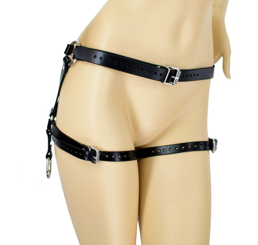 Leather Garter Belt with Restraint Points Image # 121991