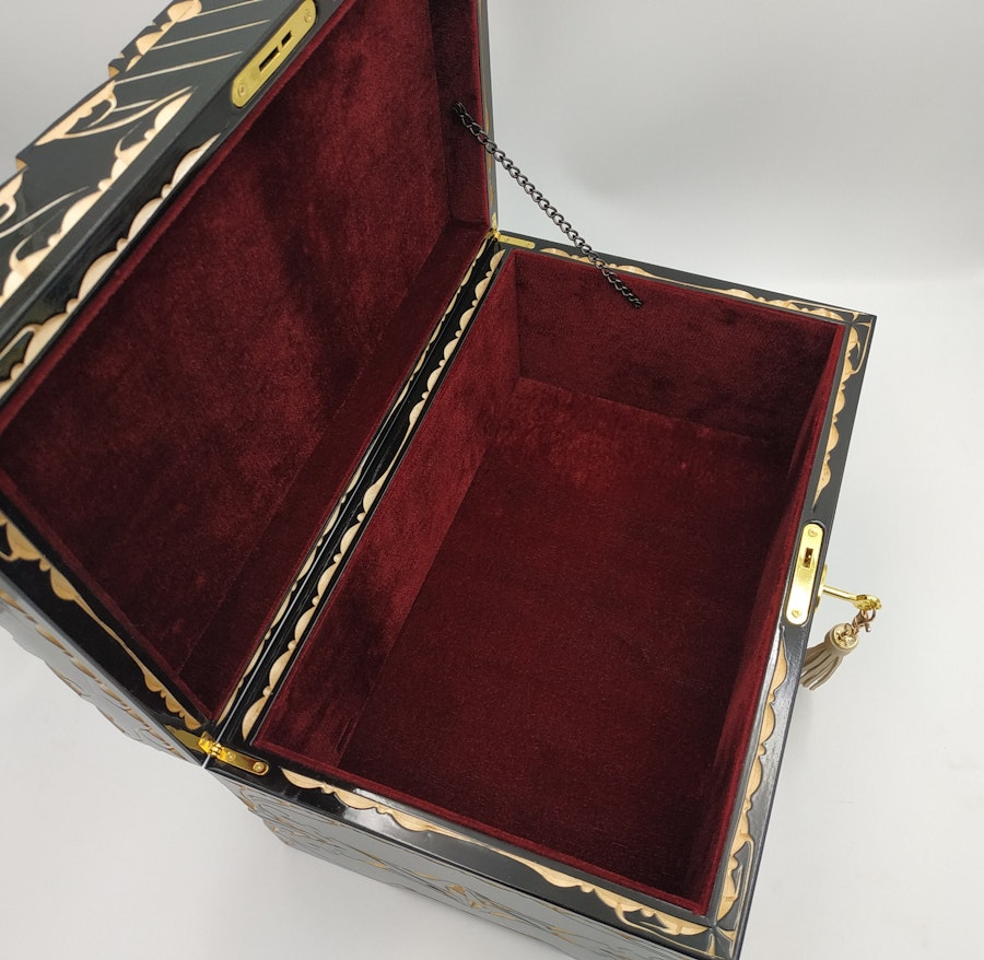 Jewelry boxes, Jewelry box, Wooden jewelry box, Unique jewelry box, Hand carved wooden box, Wooden keepsake box - Customizing Dimensions Image # 119738