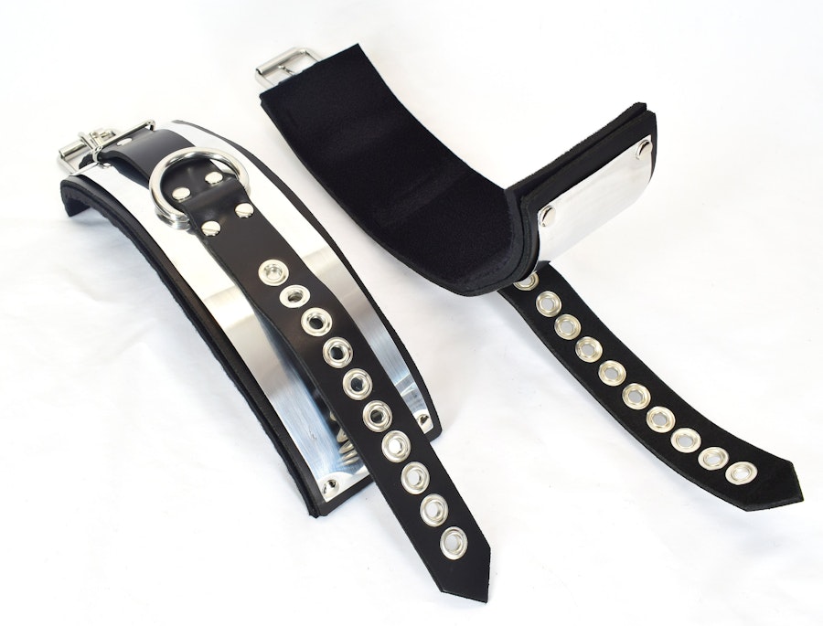 Locking Metal Band Wrist Bondage Cuffs Image # 122352