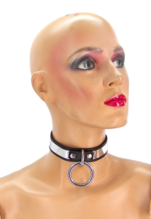 Leather Metal Band Single Ring Bondage Collar photo