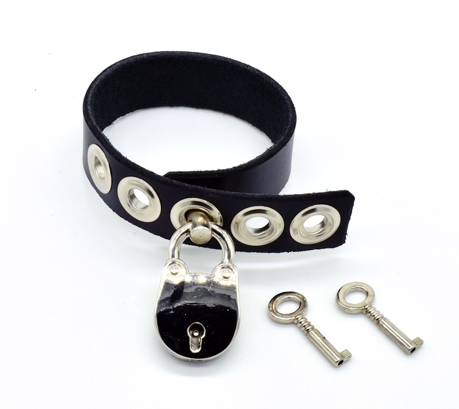 Deluxe Locking Leather Bondage Cock Ring