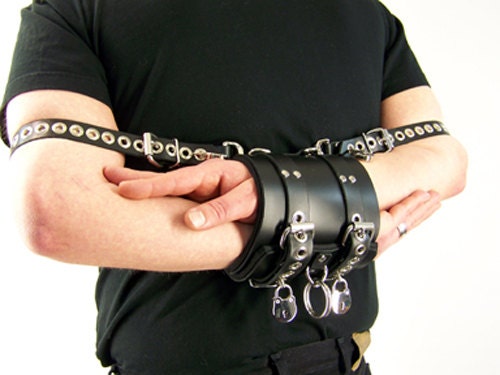 Locking Lined Leather Arm Binder photo
